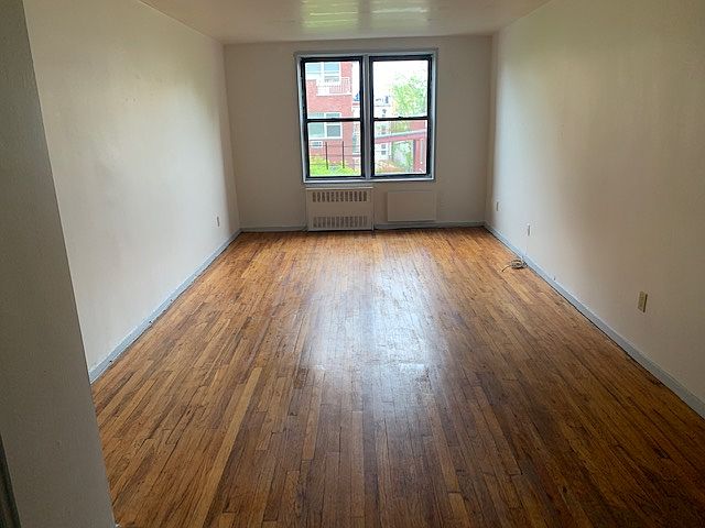 1st image of 25-34 Crescent St #Hh