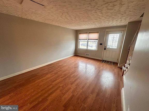 3rd image of 748 Bethnal Rd