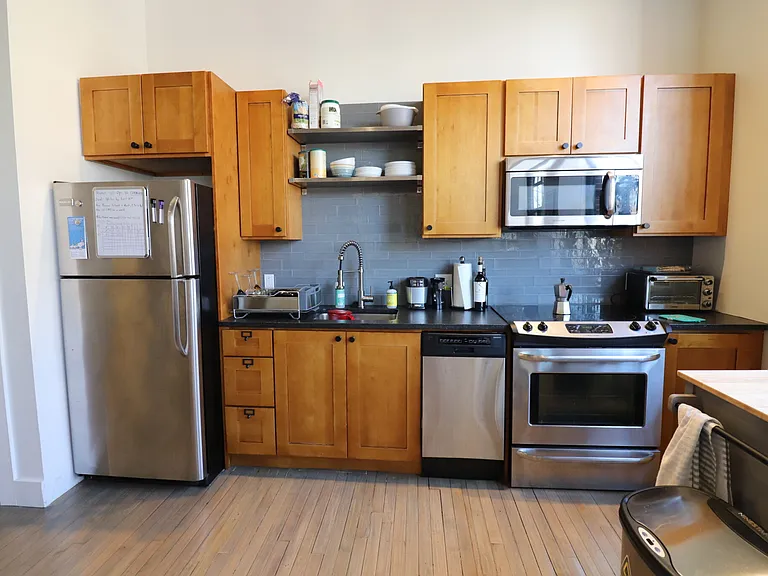 20 Sunnyside St #15 — Photo 3