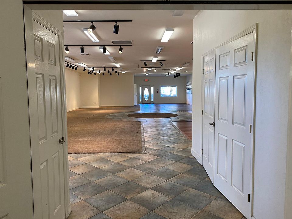 2nd image of 260 Commercial Cir