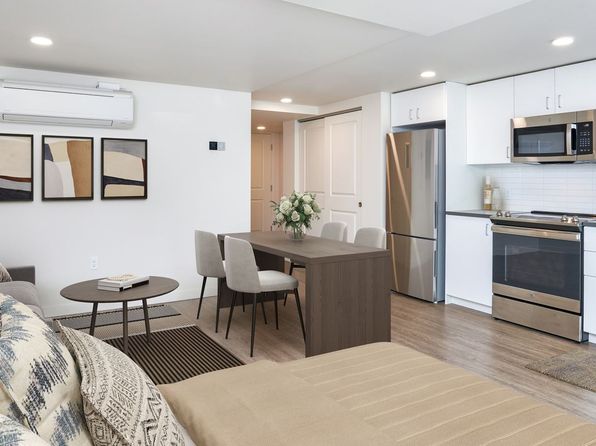 215 1st Ave W APT 604