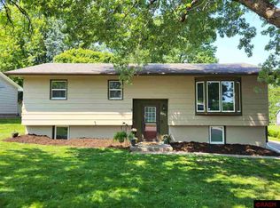 803 W Traverse Rd, Saint Peter, MN 56082