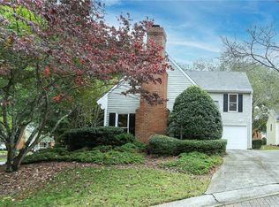 301 Roswell Green Ln, Roswell, GA 30075