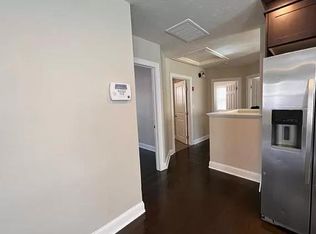 89 Huxley Ave, Providence, RI 02908