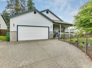 812 E Edgewood Dr, Newberg, OR 97132