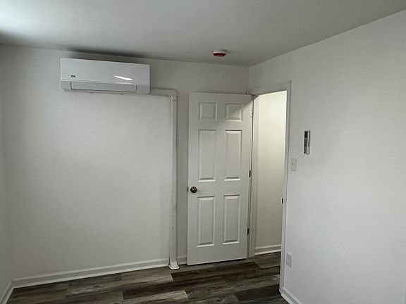5th image of 1227 W William St #1229