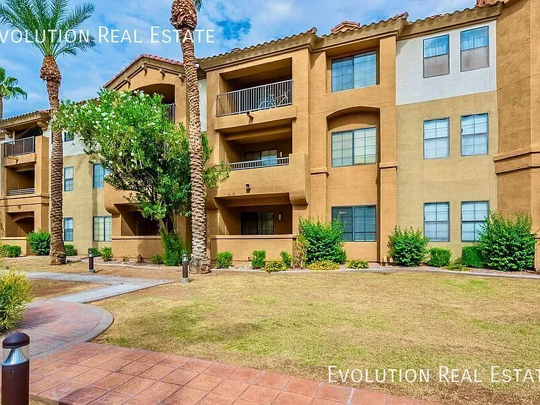 5302 E Van Buren St #3019 — Photo 2