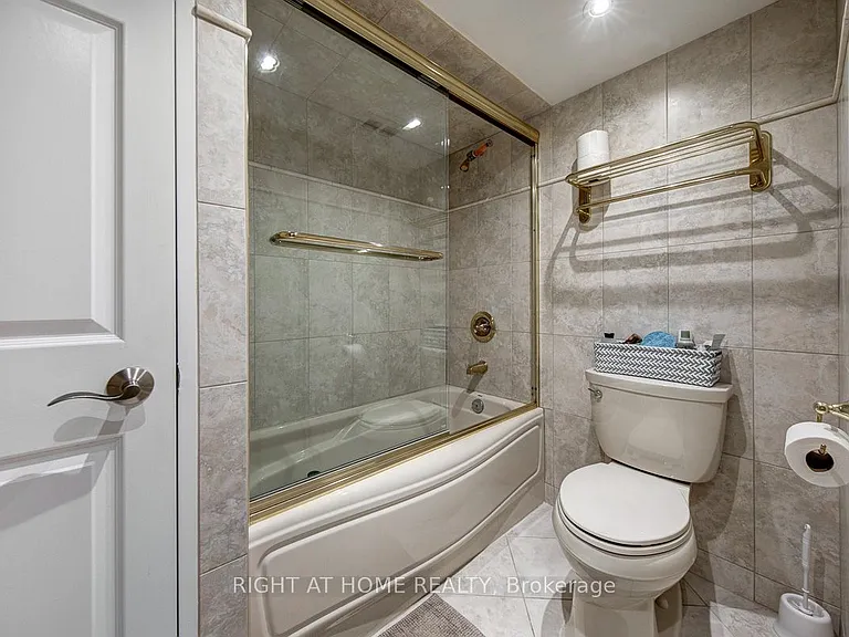 280 Simcoe St #1405 — Photo 34