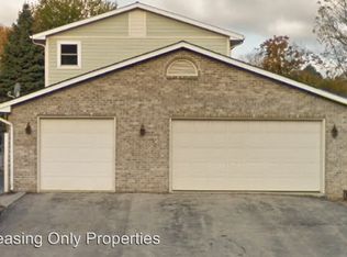 617 S Cogswell Dr, Silver Lake, WI 53170