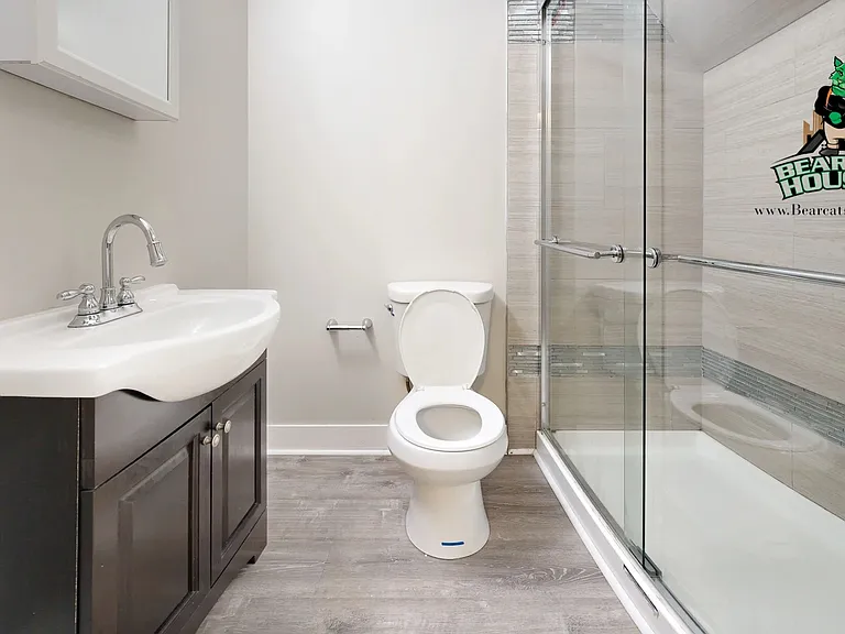 93 Chestnut St #11 — Photo 4