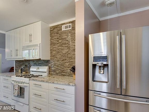 5th image of 3803 Elmwood Dr