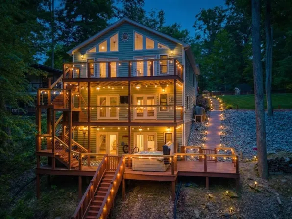 8205 Bass Dr, Nineveh, IN 46164