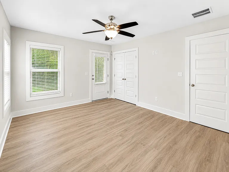 1533 Payne St #1 — Photo 6