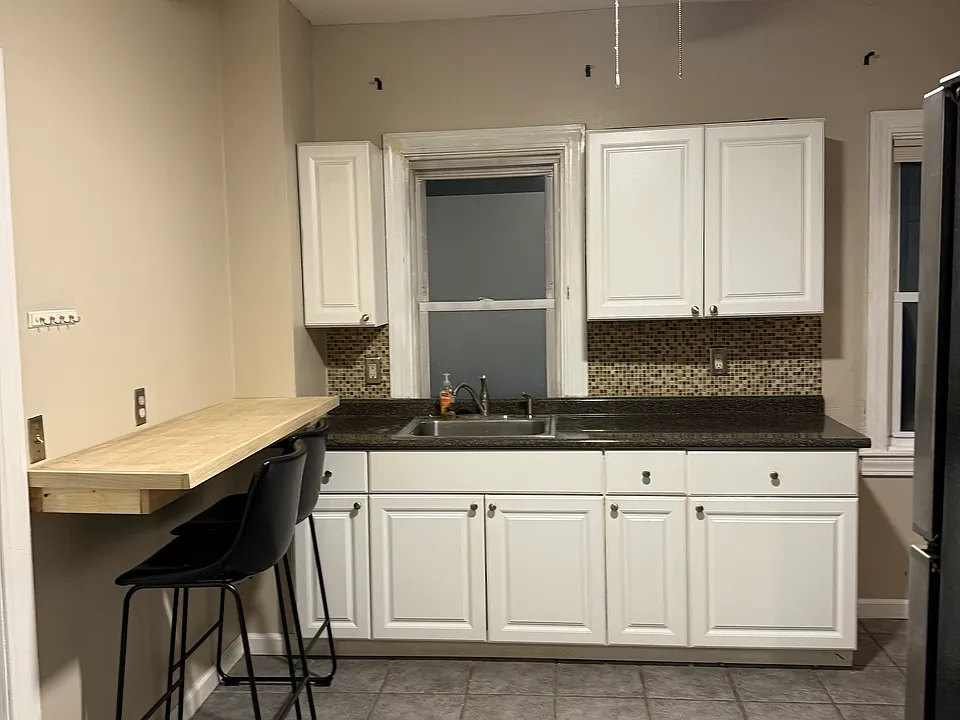 391 Academy Ave #1