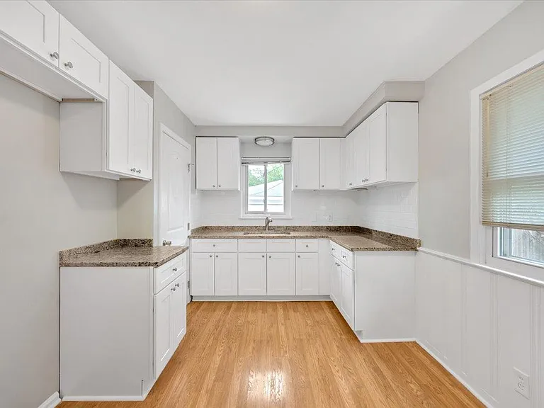 193 Chippewa Rd — Photo 5