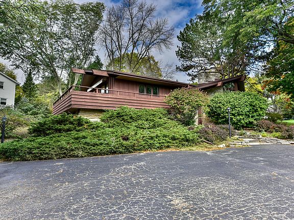 3rd image of 1425 Rolling Meadow Dr