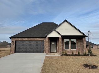 432 W Taverner Xing, Farmington, AR 72730