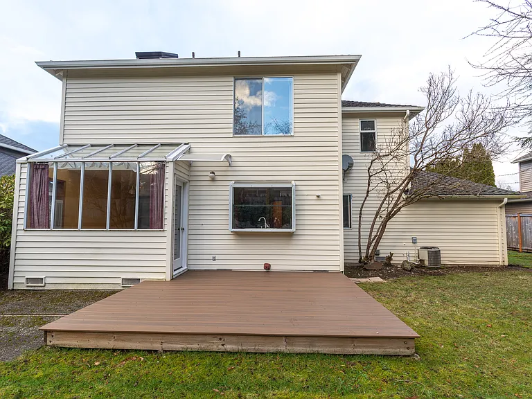 24459 SE 46th St — Photo 27