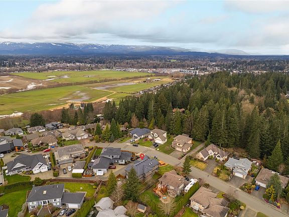 3rd image of 1674 Trumpeter Cres