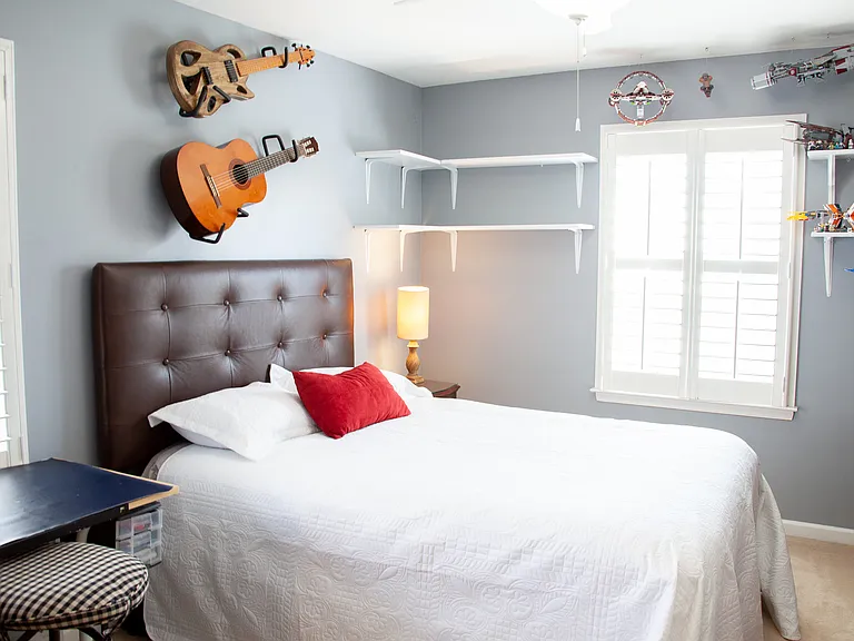 1030 Spring Cove Ln — Photo 10