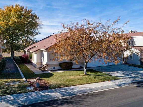 2nd image of 121 Desert Lakes Dr
