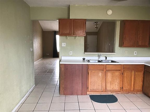 4th image of 6422 Crestside Dr