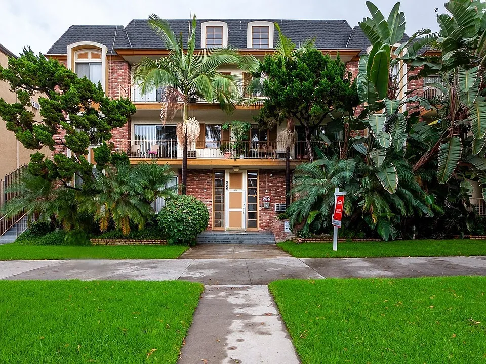 S La Fayette Park Pl