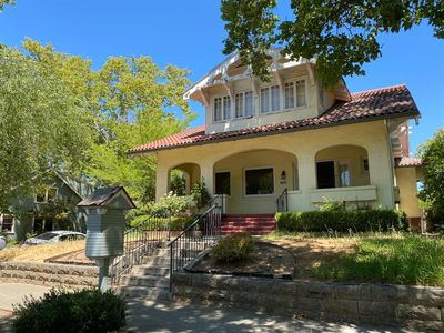 4401 T St, Sacramento, CA, 95819