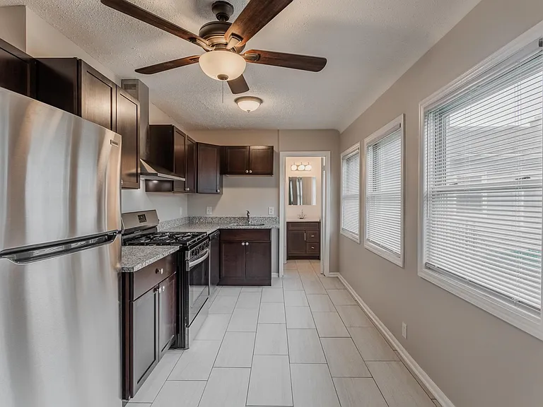 27 Gladwin Ave #27 — Photo 4