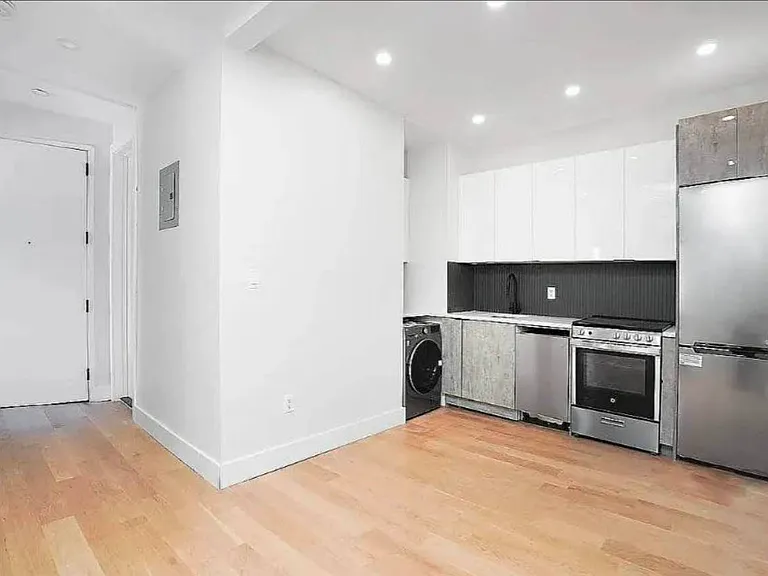 70 Greenpoint Ave #4R — Photo 4