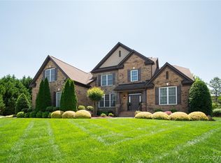 920 Wandering Way Dr, Waxhaw, NC 28173