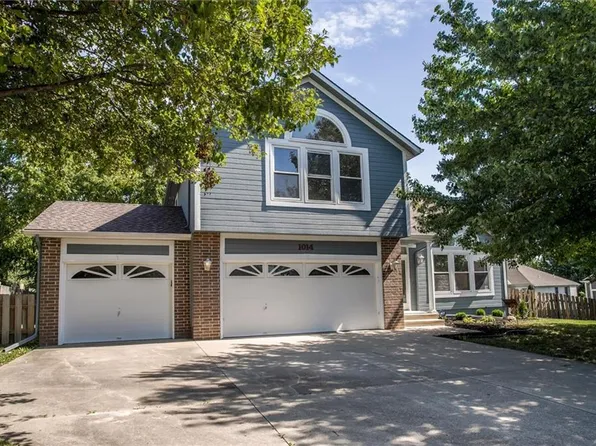 1014 Manse Dr, Raymore, MO 64083