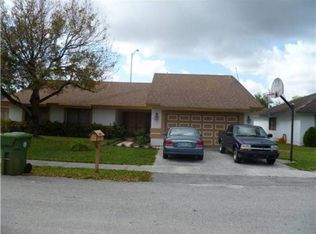 9810 SW 16th Ct, Pembroke Pines, FL 33025