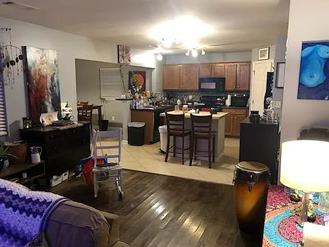 712 Gloucester Ln — Photo 5