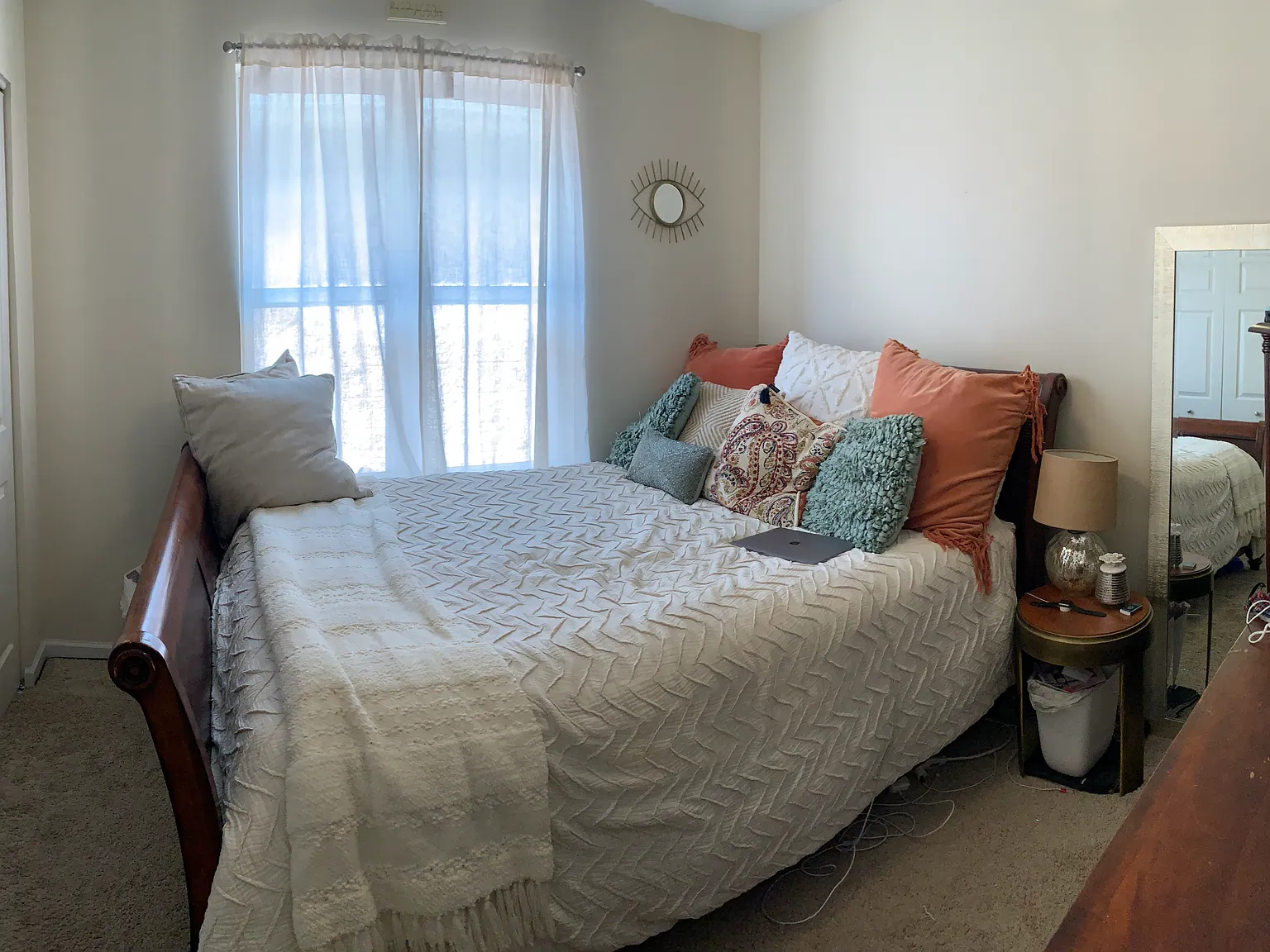 649 W Elm St — Photo 4
