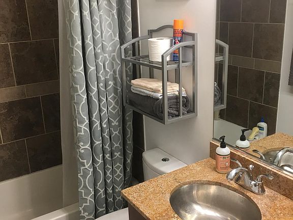 Bathroom in bedroom 1