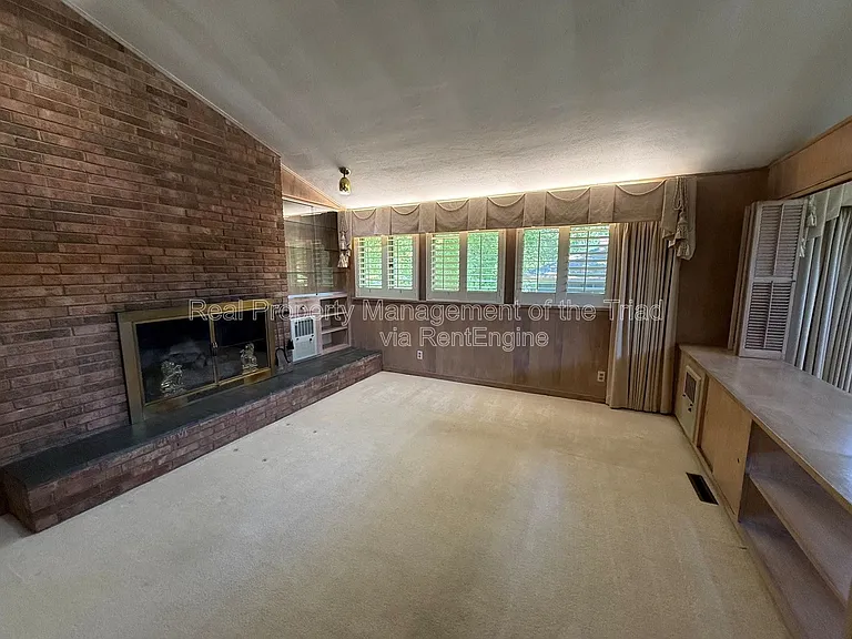 1507 Pinehurst Dr — Photo 15