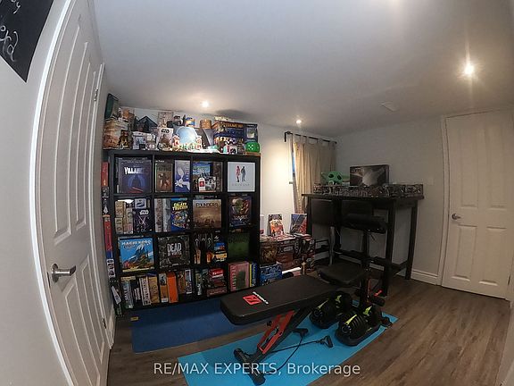 4th image of 10 Lady Bank Rd #Basement