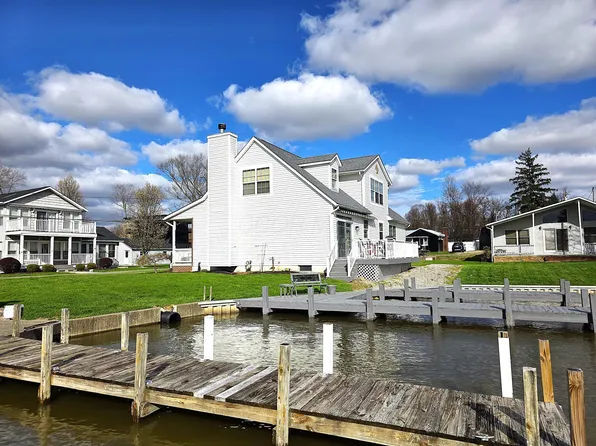 16 Logan St SE, Thornville, OH 43076