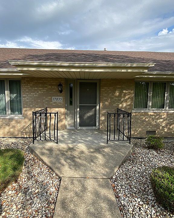 1st image of 17835 Columbus Ct #15