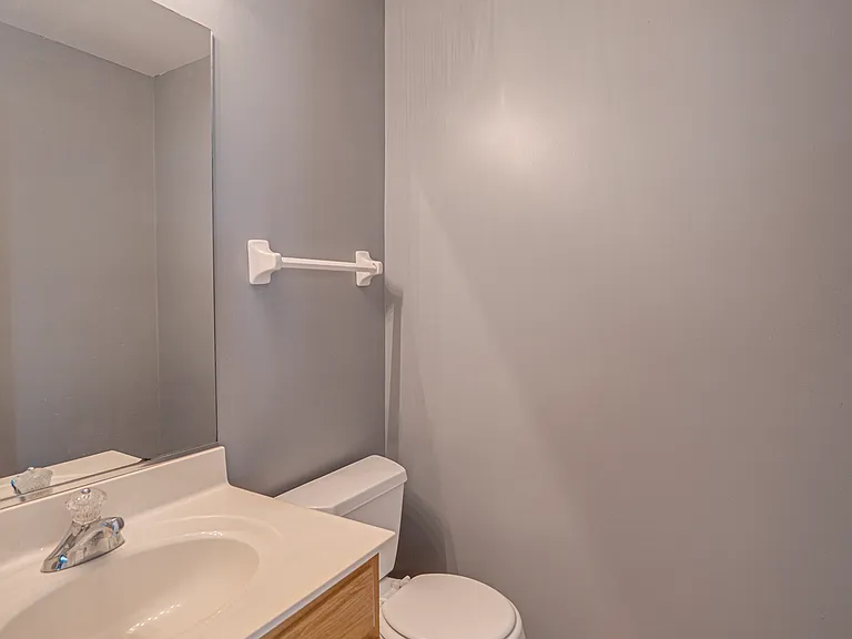 2464 Blue Spruce Ln — Photo 11