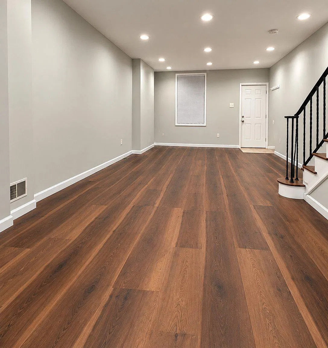 3 bed, 1.0 bath, 1024 sqft, $2,300 — Photo 3