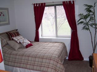536 Seawind Dr APT D, Ballwin, MO 63021