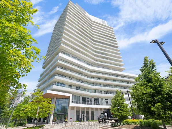20 Brin Dr #103, Toronto, ON M8X 1Y6