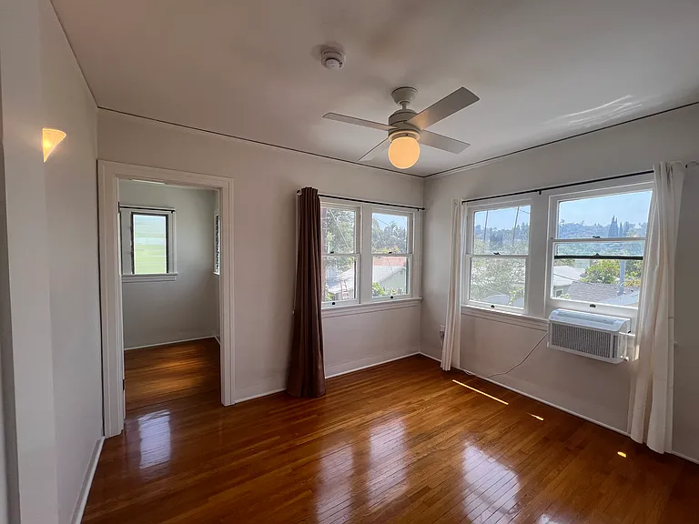 4966 Townsend Ave — Photo 26