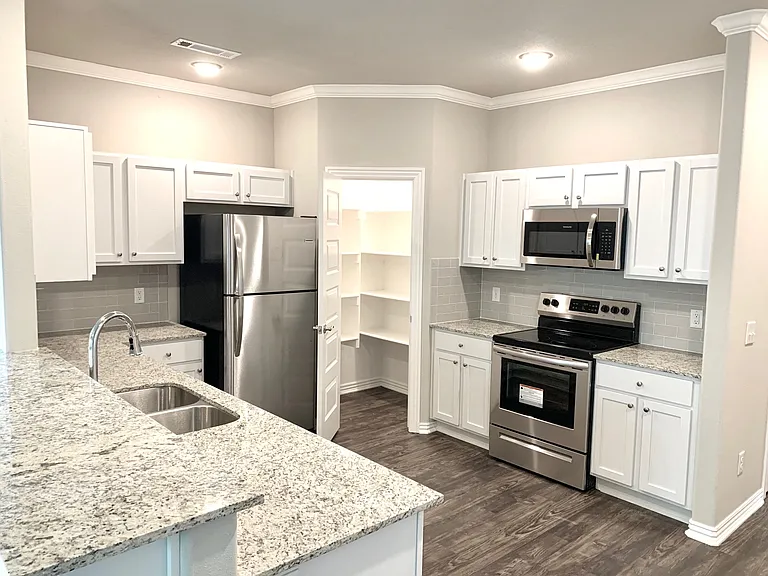 C1 (2-car) Kitchen