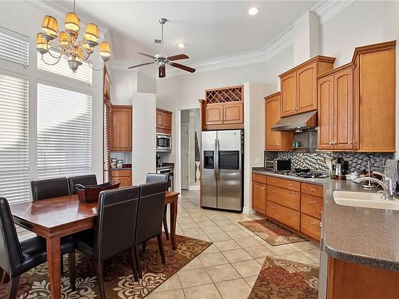 2nd image of 1427 Royal Palm Dr