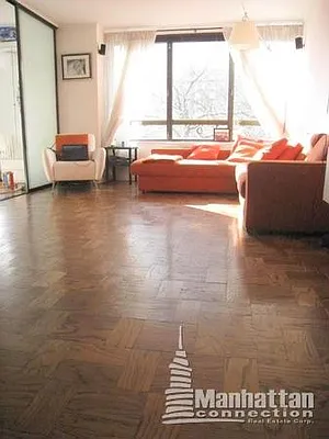 Rented by Manhattan Connection | media 50