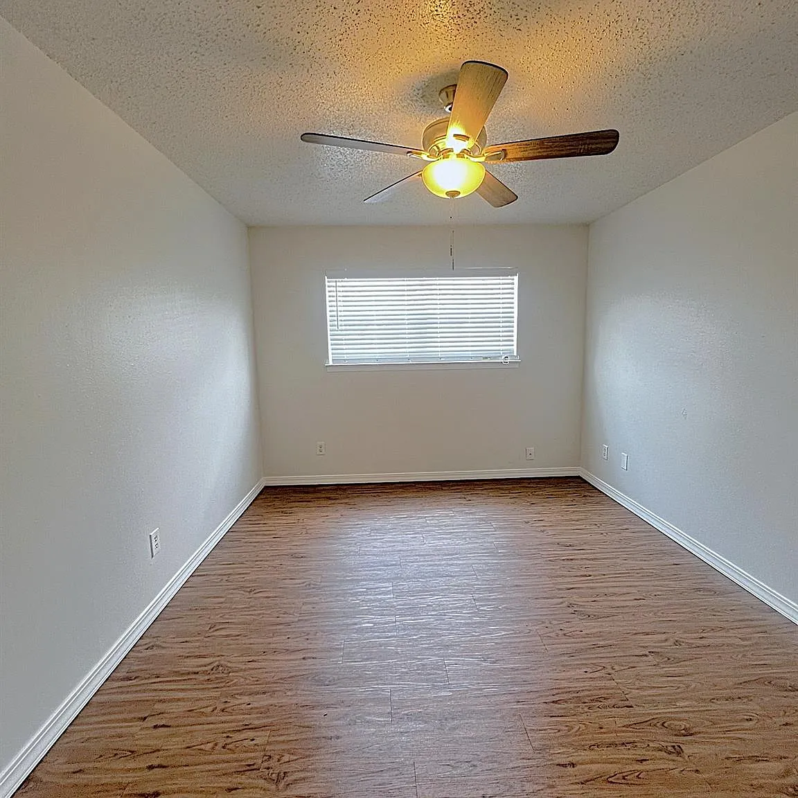 1 bed, 1.0 bath, 564 sqft, $950 — Photo 4