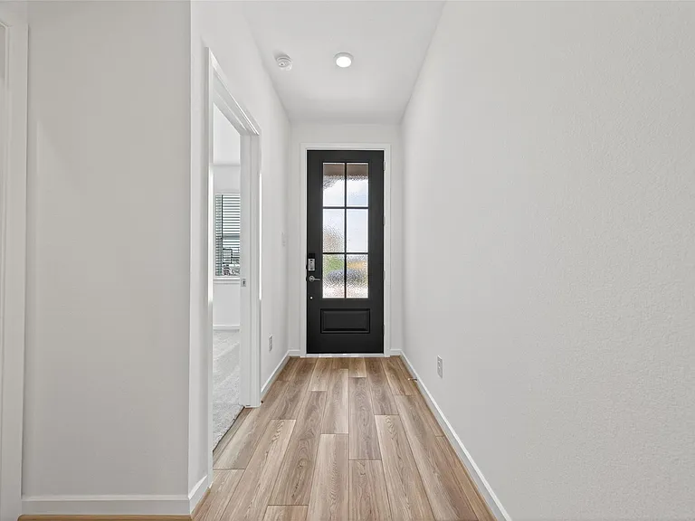 1110 Sky Rocket Ln — Photo 3